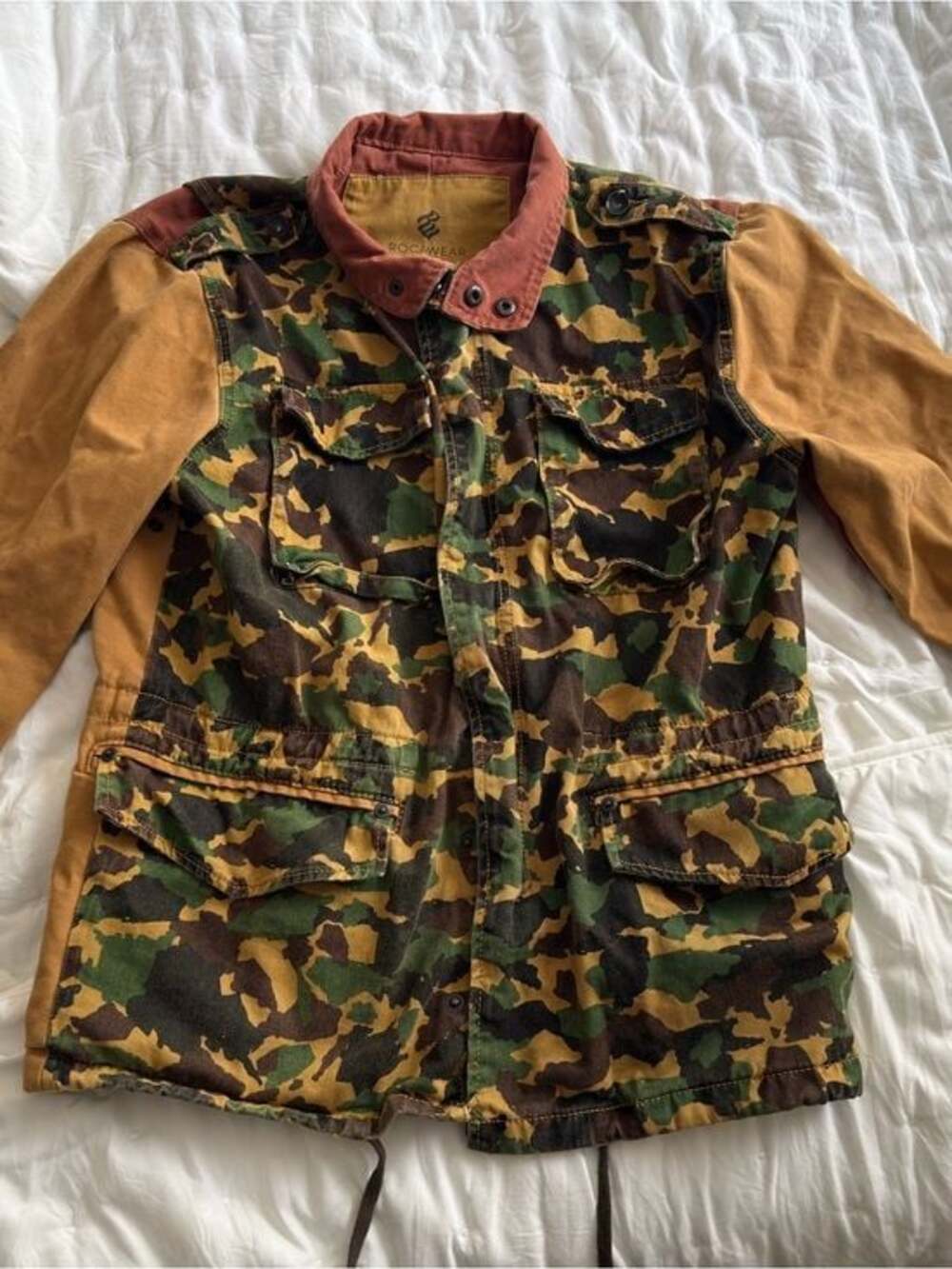 Vintage Rocawear Gold Logo Cotton Shirt with Black Print